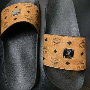 MCM Slides Size (US 8)